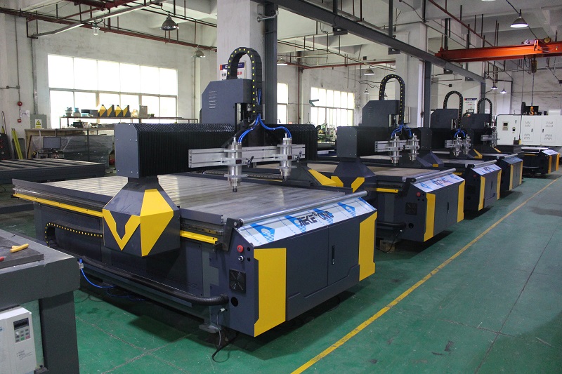 防雾PC镜片切割机定制 好博体育数控助力医护行业提高产能